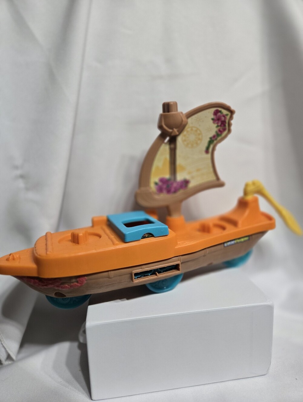 Fisher-Price Little People Disney Princess Moana's Canoe (no figures) Good Condi